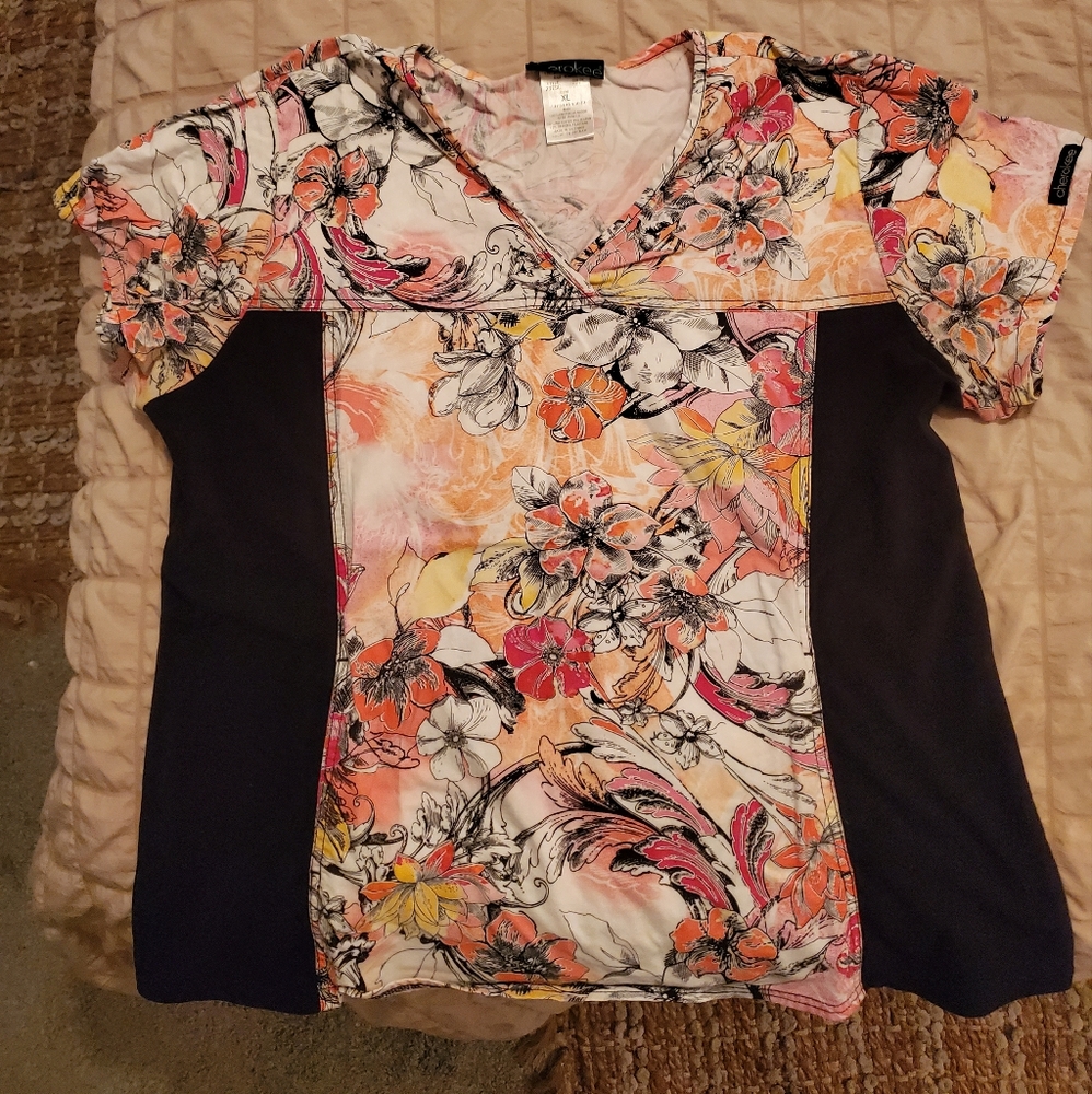 Scrub top